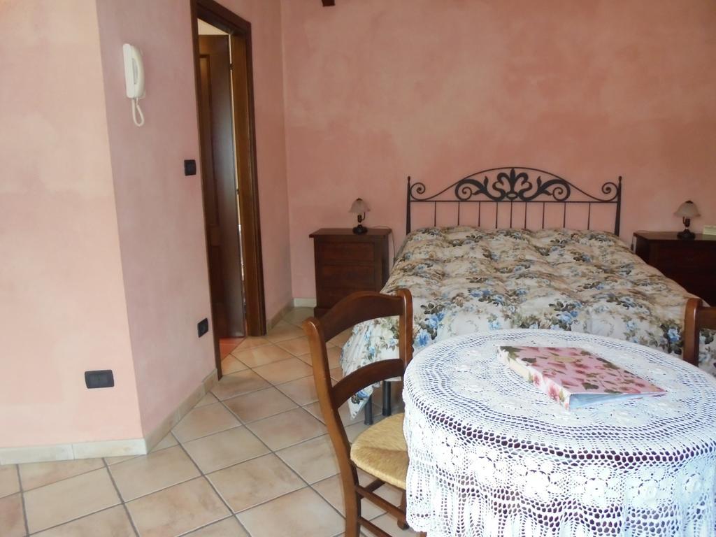 Agriturismo La Terrazza Sul Bosco Βίλα Barolo Εξωτερικό φωτογραφία