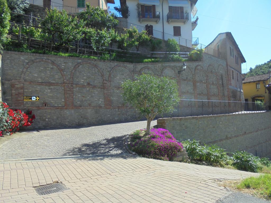 Agriturismo La Terrazza Sul Bosco Βίλα Barolo Εξωτερικό φωτογραφία