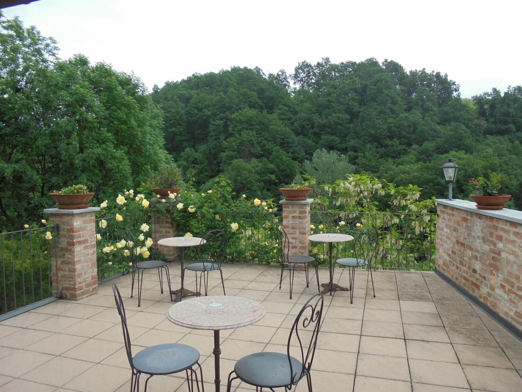 Agriturismo La Terrazza Sul Bosco Βίλα Barolo Εξωτερικό φωτογραφία
