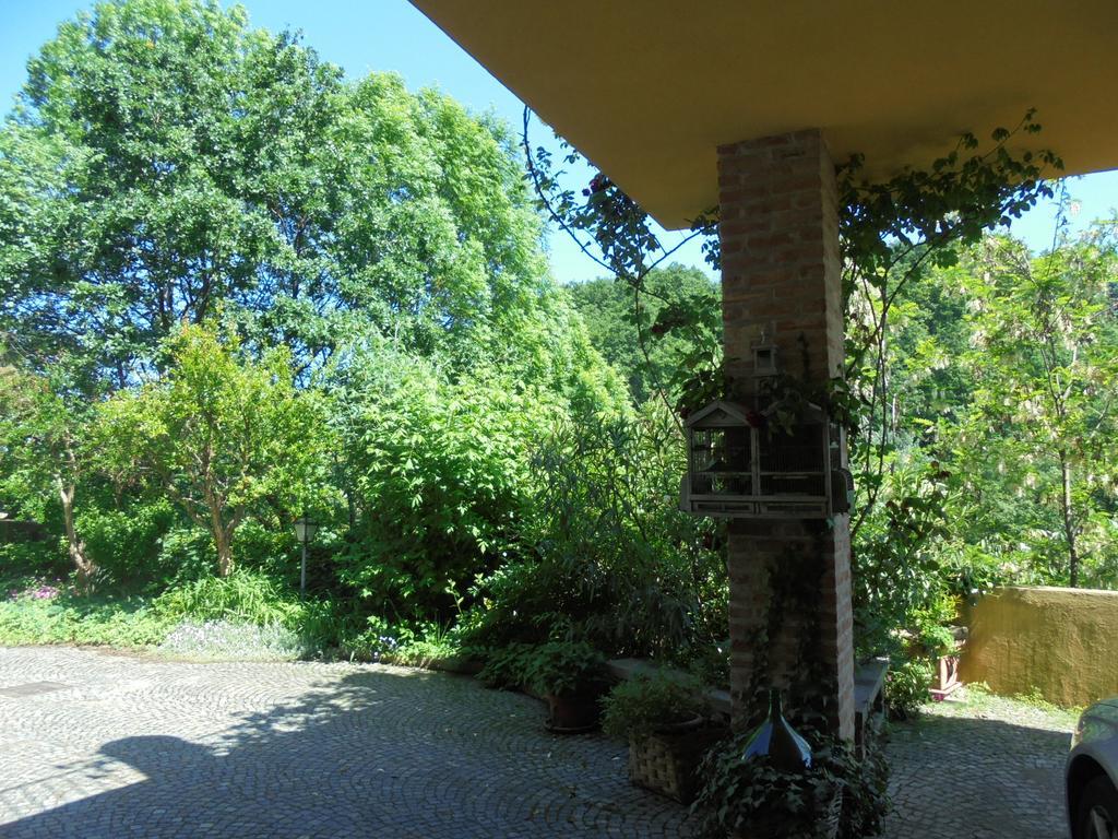 Agriturismo La Terrazza Sul Bosco Βίλα Barolo Εξωτερικό φωτογραφία