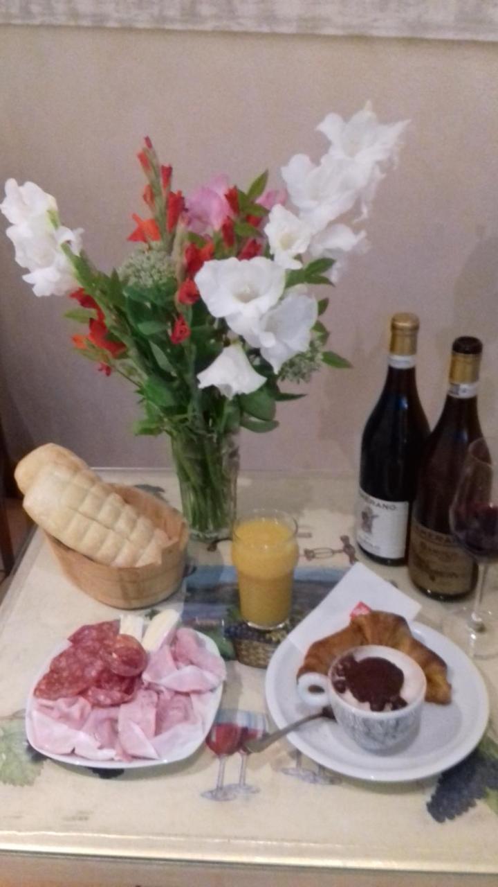 Agriturismo La Terrazza Sul Bosco Βίλα Barolo Εξωτερικό φωτογραφία
